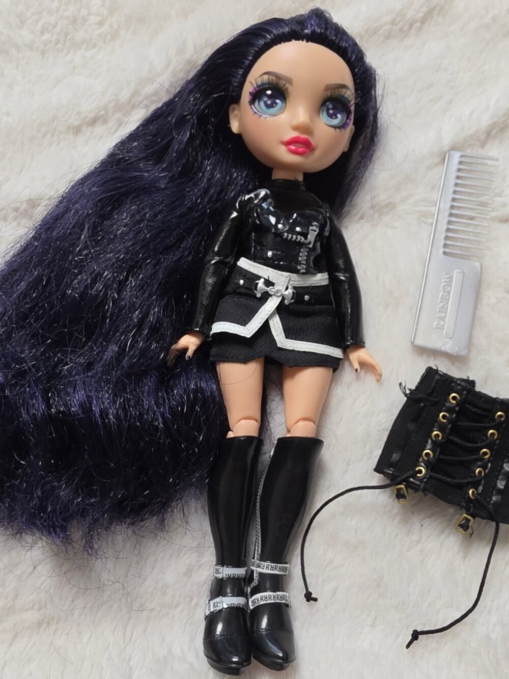 Rainbow Shadow High Ainsley Slater Fashion Doll w/ Black Outfit & Accessories